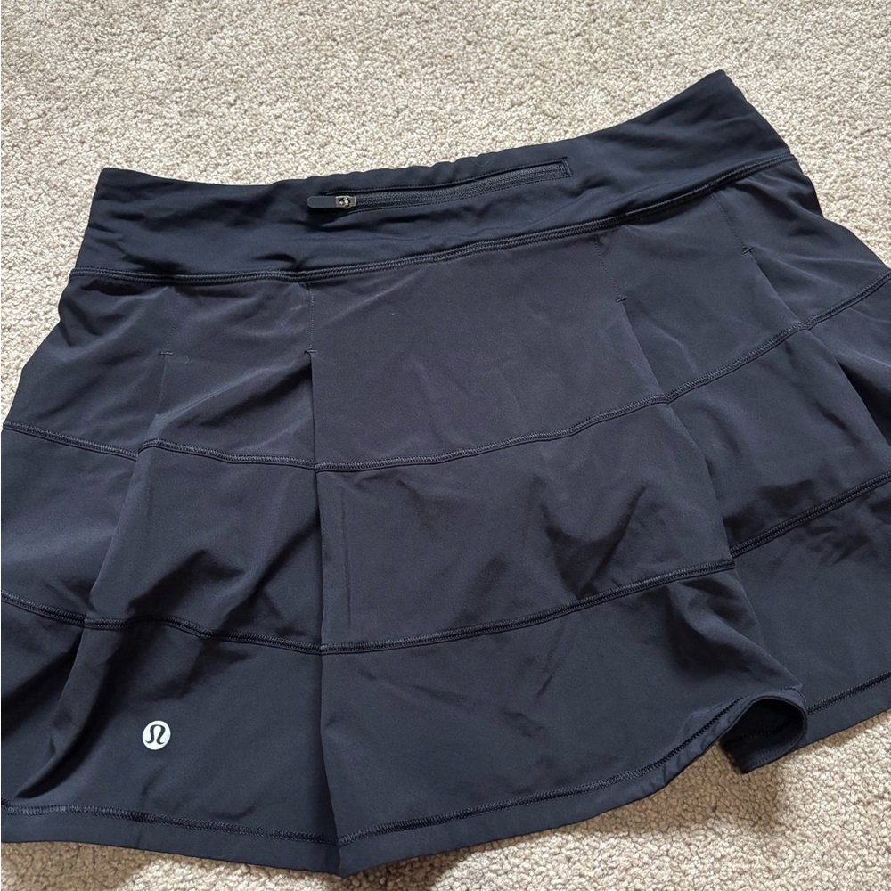 Lululemon size 8 skirt